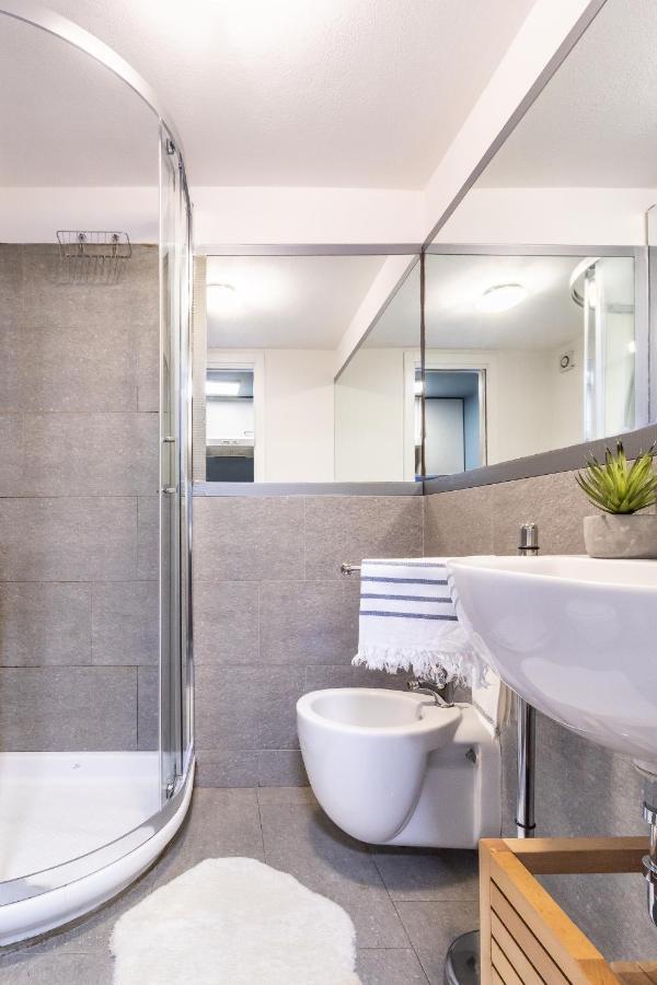 Altido Vibrant Studio For 3 Near The City Centre Milano Exteriör bild